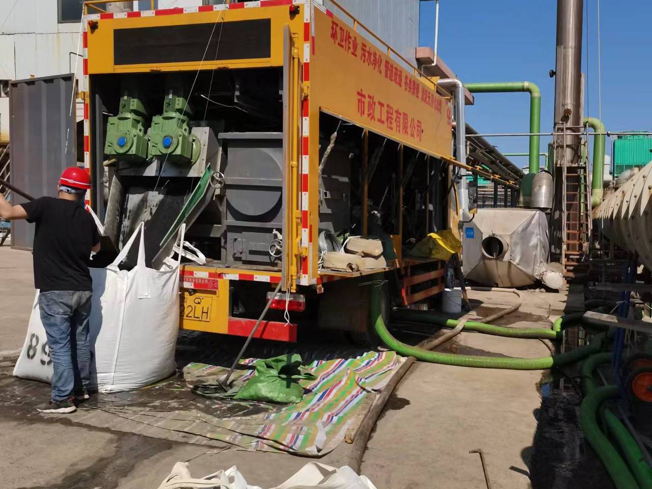 贵池淤泥压干处理